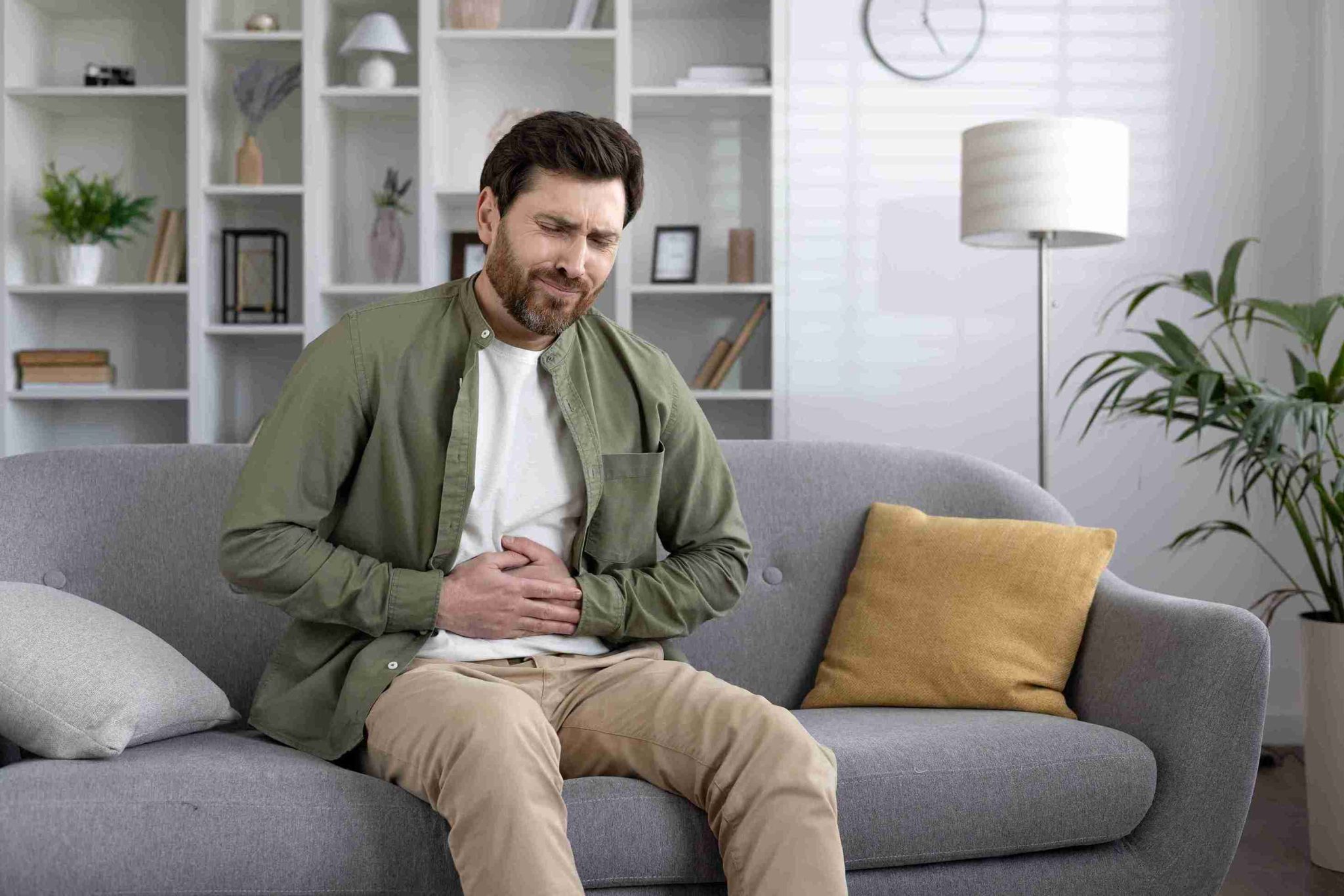 Common Myths About Abdominal Pain Debunked | Curasia